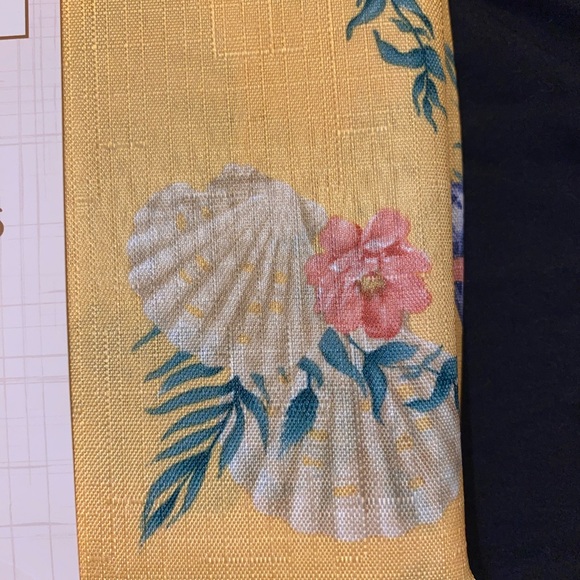 Beach seashell tablecloth,fabric tablecloth, NWT, original packaging,beach decor - Picture 7 of 11